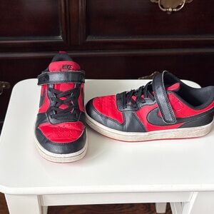 Nike Kids
Court Borough Low Recraft